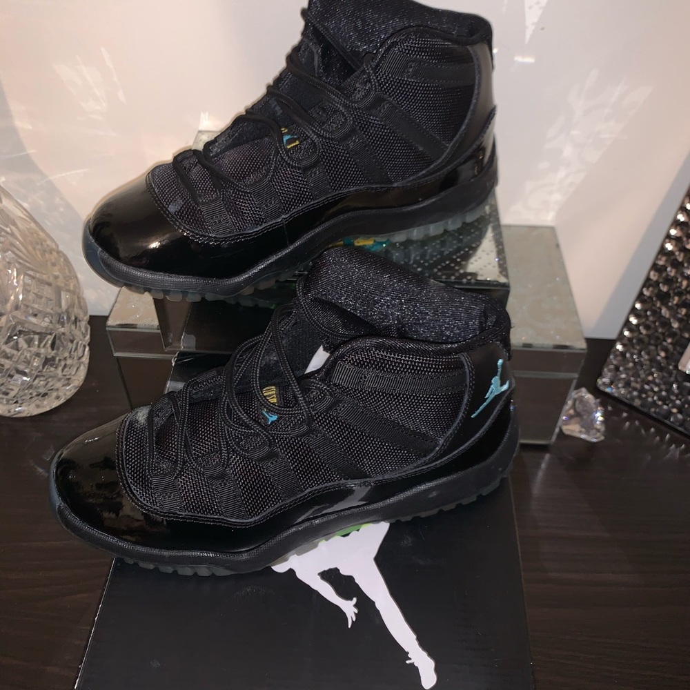 Jordan 11 Retro Black/Gamma Blue Varsity Size 3y
